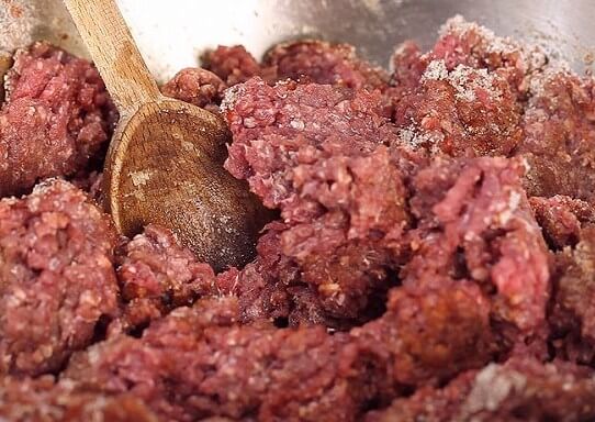 Cách làm xúc xích thơm ngon 3 nguyen lieu lam xuc xich bo