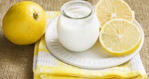 cach dap mat na sua chua