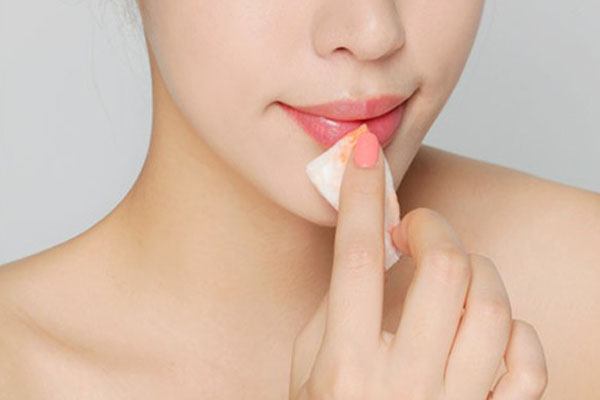 dng_moi_copy Kết quả hình ảnh cho Tẩy tế bào chết và dưỡng ẩm cho đôi môi