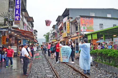Kì ảo những lễ hội thả đèn đẹp nhất Châu Á - ảnh 1 Hình ảnh Kì ảo những lễ hội thả đèn đẹp nhất Châu Á số 1
