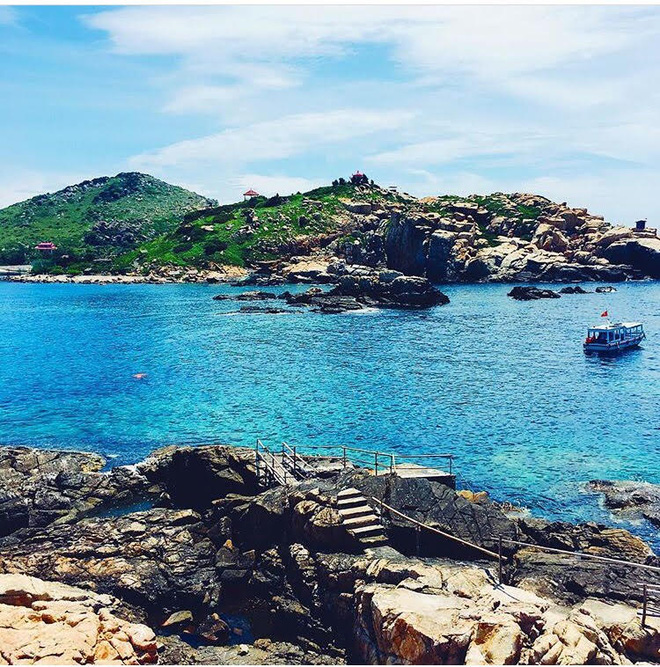 Những con đường giữa biển đẹp mê hồn ở Việt Nam mà bạn chưa biết tới - Ảnh 3. Những con đường giữa biển đẹp mê hồn ở Việt Nam mà bạn chưa biết tới - Ảnh 3.