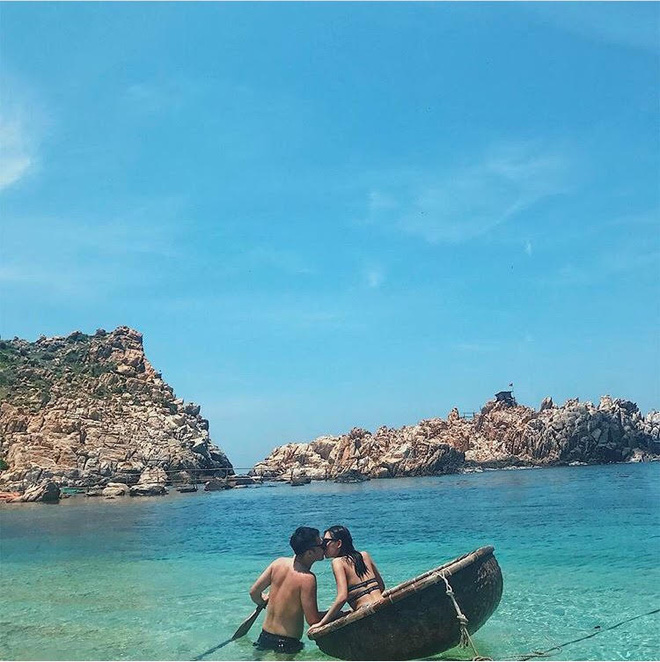 Những con đường giữa biển đẹp mê hồn ở Việt Nam mà bạn chưa biết tới - Ảnh 7. Những con đường giữa biển đẹp mê hồn ở Việt Nam mà bạn chưa biết tới - Ảnh 7.