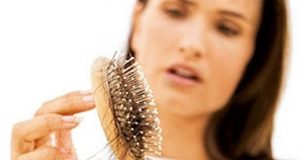 Rụng tóc quá nhiều sẽ gây ra hói đầu