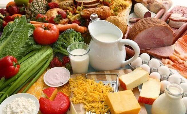 #4 Nguyên nhân tóc bạc sớm ở nữ giới và nam giới 2 Tóc bạc sớm bị thiếu chất gì?
