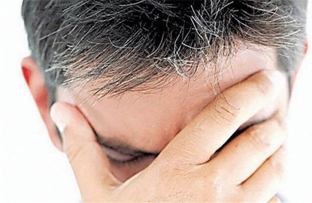 #4 Nguyên nhân tóc bạc sớm ở nữ giới và nam giới 3 nguyên nhân gây tóc bạc sớm ở người trẻ tuổi